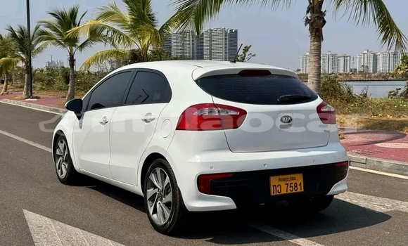 Acheter Occasion Voiture Kia Rio Blanc à Vientiane, Vientiane Province Acheter Occasion Voiture Kia Rio Blanc à Vientiane, Vientiane Province