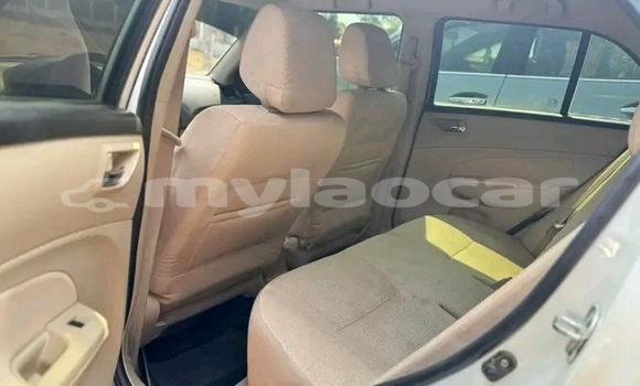 Acheter Occasion Voiture Toyota Wish Blanc à Luang Namtha, Luang Namtha Province Acheter Occasion Voiture Toyota Wish Blanc à Luang Namtha, Luang Namtha Province