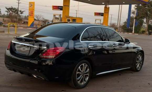 Acheter Occasion Voiture Mercedes-Benz C-Classe Noir à Vientiane, Vientiane Province Acheter Occasion Voiture Mercedes-Benz C-Classe Noir à Vientiane, Vientiane Province