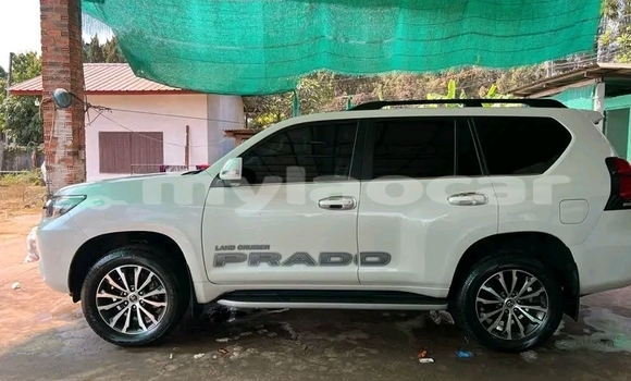 ຊື້ ໃຊ້ແລ້ວ Toyota Prado White ລົດ ໃນ Vientiane ໃນ Vientiane Province ຊື້ ໃຊ້ແລ້ວ Toyota Prado White ລົດ ໃນ Vientiane ໃນ Vientiane Province