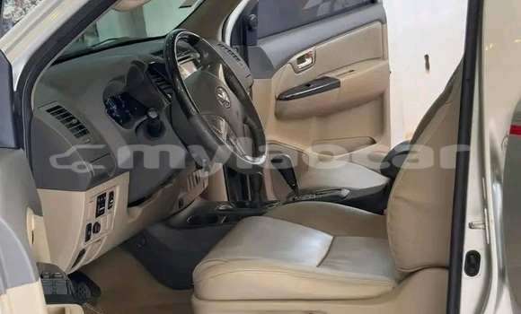 ຊື້ ໃຊ້ແລ້ວ Toyota Fortuner White ລົດ ໃນ Vientiane ໃນ Vientiane Province ຊື້ ໃຊ້ແລ້ວ Toyota Fortuner White ລົດ ໃນ Vientiane ໃນ Vientiane Province