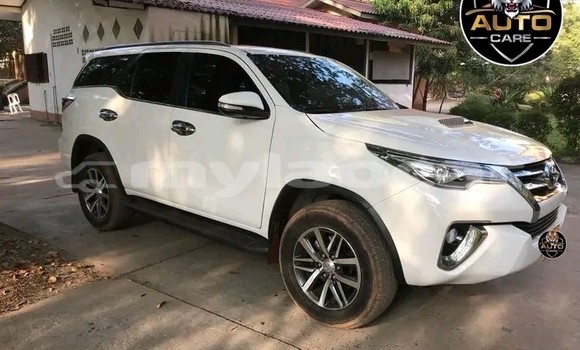 ຊື້ ໃຊ້ແລ້ວ Toyota Fortuner White ລົດ ໃນ Vientiane ໃນ Vientiane Province ຊື້ ໃຊ້ແລ້ວ Toyota Fortuner White ລົດ ໃນ Vientiane ໃນ Vientiane Province