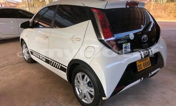 ຊື້ ໃຊ້ແລ້ວ Toyota Echo White ລົດ ໃນ Vientiane ໃນ Vientiane Province ຊື້ ໃຊ້ແລ້ວ Toyota Echo White ລົດ ໃນ Vientiane ໃນ Vientiane Province