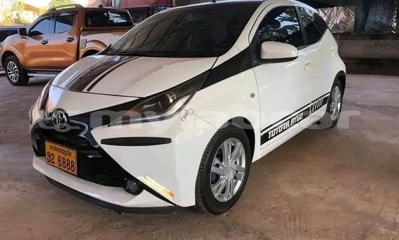 ຊື້ ໃຊ້ແລ້ວ Toyota Echo White ລົດ ໃນ Vientiane ໃນ Vientiane Province ຊື້ ໃຊ້ແລ້ວ Toyota Echo White ລົດ ໃນ Vientiane ໃນ Vientiane Province