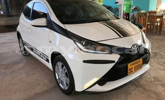 ຊື້ ໃຊ້ແລ້ວ Toyota Echo White ລົດ ໃນ Vientiane ໃນ Vientiane Province ຊື້ ໃຊ້ແລ້ວ Toyota Echo White ລົດ ໃນ Vientiane ໃນ Vientiane Province