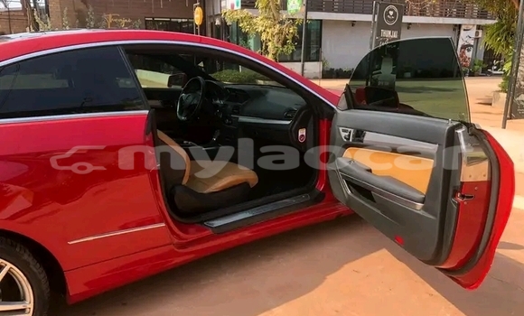 ຊື້ ໃຊ້ແລ້ວ Mercedes-Benz 290 Red ລົດ ໃນ Sainyabuli ໃນ Xaignabouli Province ຊື້ ໃຊ້ແລ້ວ Mercedes-Benz 290 Red ລົດ ໃນ Sainyabuli ໃນ Xaignabouli Province