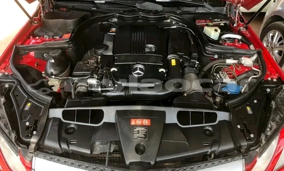 ຊື້ ໃຊ້ແລ້ວ Mercedes-Benz 290 Red ລົດ ໃນ Sainyabuli ໃນ Xaignabouli Province ຊື້ ໃຊ້ແລ້ວ Mercedes-Benz 290 Red ລົດ ໃນ Sainyabuli ໃນ Xaignabouli Province