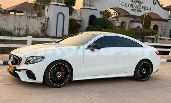 Acheter Occasion Voiture Mercedes-Benz E200 Autre à Vientiane, Vientiane Province Acheter Occasion Voiture Mercedes-Benz E200 Autre à Vientiane, Vientiane Province