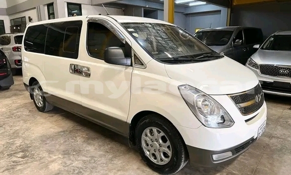 ຊື້ ໃຊ້ແລ້ວ Hyundai H1 White ລົດ ໃນ Vientiane ໃນ Vientiane Province ຊື້ ໃຊ້ແລ້ວ Hyundai H1 White ລົດ ໃນ Vientiane ໃນ Vientiane Province