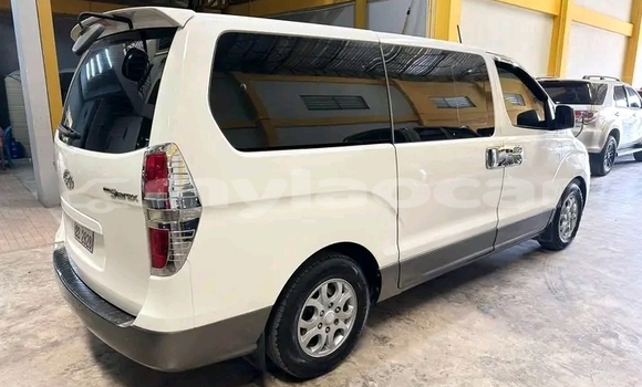 ຊື້ ໃຊ້ແລ້ວ Hyundai H1 White ລົດ ໃນ Vientiane ໃນ Vientiane Province ຊື້ ໃຊ້ແລ້ວ Hyundai H1 White ລົດ ໃນ Vientiane ໃນ Vientiane Province