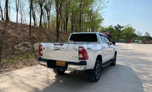 ຊື້ ໃຊ້ແລ້ວ Toyota Hiluxe Revo White ລົດ ໃນ Vientiane ໃນ Vientiane Province ຊື້ ໃຊ້ແລ້ວ Toyota Hiluxe Revo White ລົດ ໃນ Vientiane ໃນ Vientiane Province