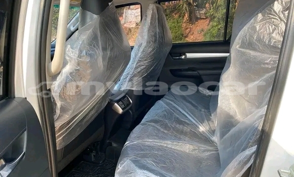 ຊື້ ໃຊ້ແລ້ວ Toyota Hiluxe Revo White ລົດ ໃນ Vientiane ໃນ Vientiane Province ຊື້ ໃຊ້ແລ້ວ Toyota Hiluxe Revo White ລົດ ໃນ Vientiane ໃນ Vientiane Province
