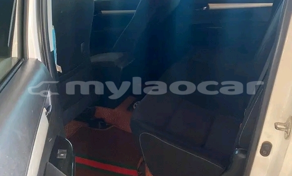 ຊື້ ໃຊ້ແລ້ວ Toyota Hiluxe Revo White ລົດ ໃນ Vientiane ໃນ Vientiane Province ຊື້ ໃຊ້ແລ້ວ Toyota Hiluxe Revo White ລົດ ໃນ Vientiane ໃນ Vientiane Province