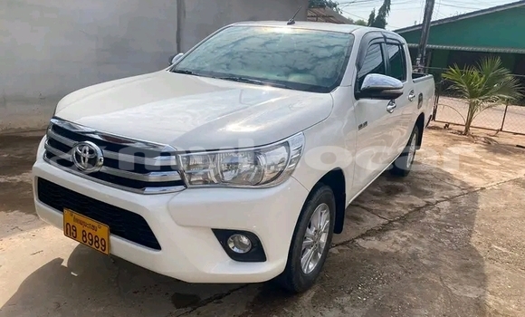ຊື້ ໃຊ້ແລ້ວ Toyota Hiluxe Revo White ລົດ ໃນ Vientiane ໃນ Vientiane Province ຊື້ ໃຊ້ແລ້ວ Toyota Hiluxe Revo White ລົດ ໃນ Vientiane ໃນ Vientiane Province