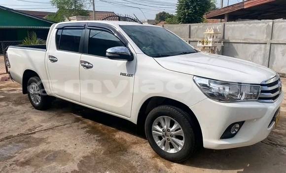 ຊື້ ໃຊ້ແລ້ວ Toyota Hiluxe Revo White ລົດ ໃນ Vientiane ໃນ Vientiane Province ຊື້ ໃຊ້ແລ້ວ Toyota Hiluxe Revo White ລົດ ໃນ Vientiane ໃນ Vientiane Province