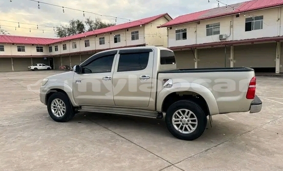 ຊື້ ໃຊ້ແລ້ວ Toyota Hiluxe Revo Silver ລົດ ໃນ Vientiane ໃນ Vientiane Province ຊື້ ໃຊ້ແລ້ວ Toyota Hiluxe Revo Silver ລົດ ໃນ Vientiane ໃນ Vientiane Province