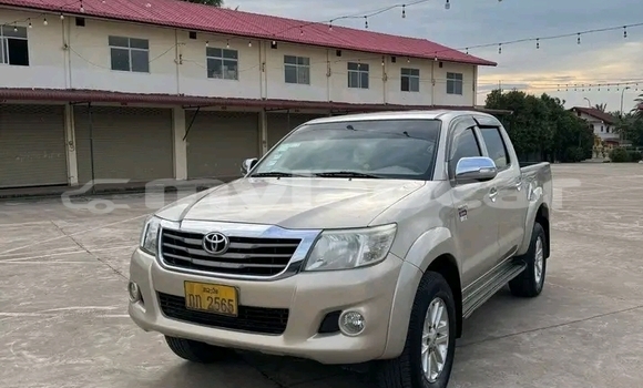 ຊື້ ໃຊ້ແລ້ວ Toyota Hiluxe Revo Silver ລົດ ໃນ Vientiane ໃນ Vientiane Province ຊື້ ໃຊ້ແລ້ວ Toyota Hiluxe Revo Silver ລົດ ໃນ Vientiane ໃນ Vientiane Province