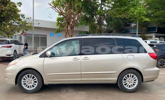 Buy Used Toyota Sienna Other Car in Vientiane in Vientiane Province
