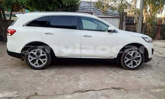 Buy Used Kia Sorento Other Car in Vientiane in Vientiane Province Buy Used Kia Sorento Other Car in Vientiane in Vientiane Province