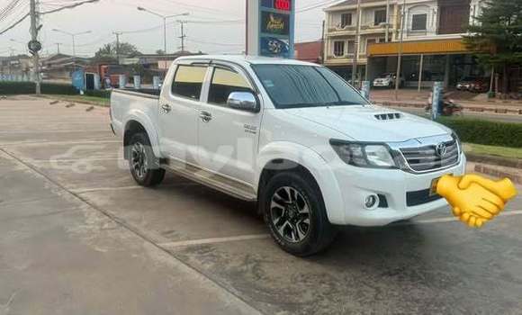 Buy Used Toyota Alphard Black Car in Vientiane in Vientiane Province Buy Used Toyota Alphard Black Car in Vientiane in Vientiane Province