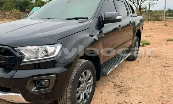 Buy Used Toyota Hilux Black Car in Vientiane in Vientiane Province Buy Used Toyota Hilux Black Car in Vientiane in Vientiane Province