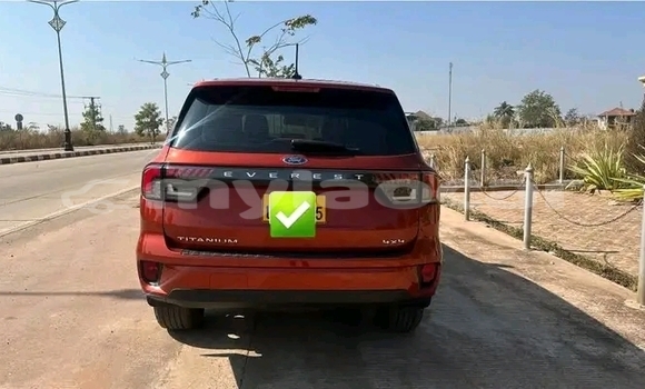 Buy Used Ford Everest Red Car in Luang Namtha in Luang Namtha Province Buy Used Ford Everest Red Car in Luang Namtha in Luang Namtha Province