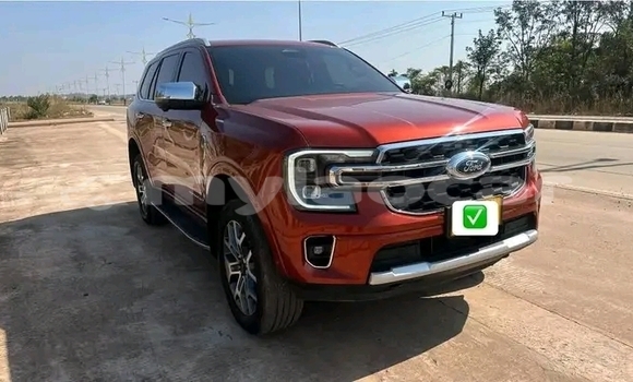 Buy Used Ford Everest Red Car in Luang Namtha in Luang Namtha Province Buy Used Ford Everest Red Car in Luang Namtha in Luang Namtha Province