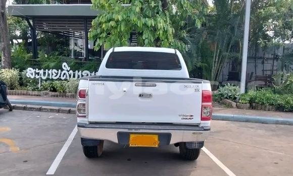Buy Used Toyota Hilux White Car in Luang Namtha in Luang Namtha Province Buy Used Toyota Hilux White Car in Luang Namtha in Luang Namtha Province