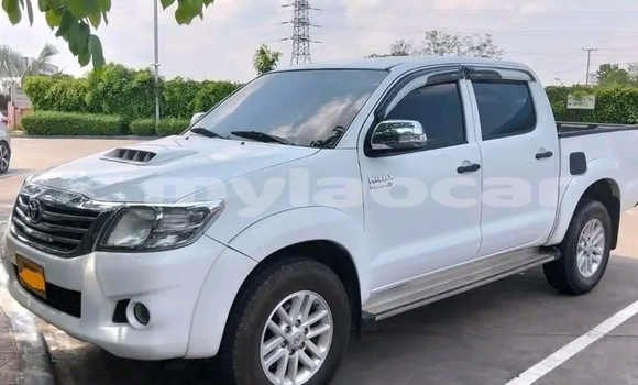 Buy Used Toyota Hilux White Car in Luang Namtha in Luang Namtha Province Buy Used Toyota Hilux White Car in Luang Namtha in Luang Namtha Province