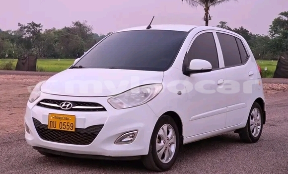 Buy Used Kia Soul White Car in Luang Namtha in Luang Namtha Province Buy Used Kia Soul White Car in Luang Namtha in Luang Namtha Province