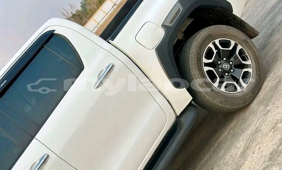 Buy Used Toyota Hilux White Car in Thakhek in Khammouan Province Buy Used Toyota Hilux White Car in Thakhek in Khammouan Province