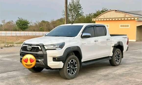 Buy Used Toyota Hilux White Car in Thakhek in Khammouan Province Buy Used Toyota Hilux White Car in Thakhek in Khammouan Province