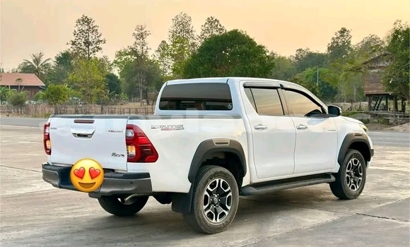 Buy Used Toyota Hilux White Car in Thakhek in Khammouan Province Buy Used Toyota Hilux White Car in Thakhek in Khammouan Province