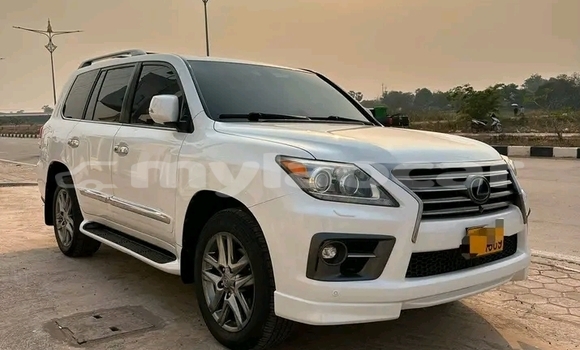 Buy Used Toyota Fortuner White Car in Luang Namtha in Luang Namtha Province Buy Used Toyota Fortuner White Car in Luang Namtha in Luang Namtha Province