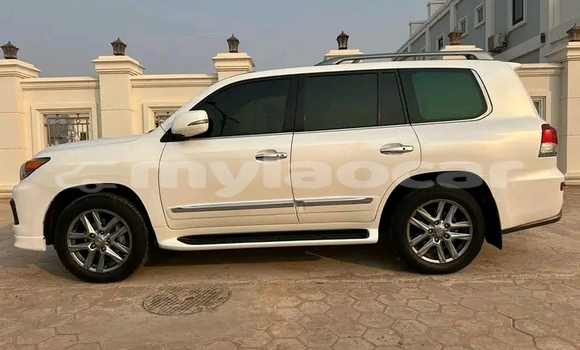Buy Used Toyota Fortuner White Car in Luang Namtha in Luang Namtha Province Buy Used Toyota Fortuner White Car in Luang Namtha in Luang Namtha Province