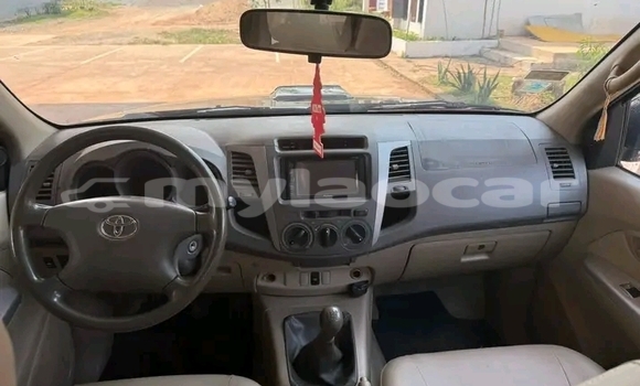 Buy Used Toyota Hilux Black Car in Luang Namtha in Luang Namtha Province Buy Used Toyota Hilux Black Car in Luang Namtha in Luang Namtha Province