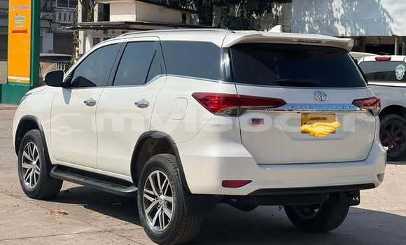 Buy Used Toyota Fortuner Other Car in Vientiane in Vientiane Province Buy Used Toyota Fortuner Other Car in Vientiane in Vientiane Province