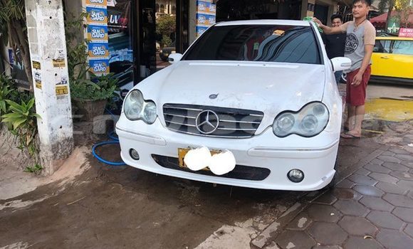 Buy Used Mercedes-Benz C-klasse White Car in Vientiane in Vientiane Province Buy Used Mercedes-Benz C-klasse White Car in Vientiane in Vientiane Province