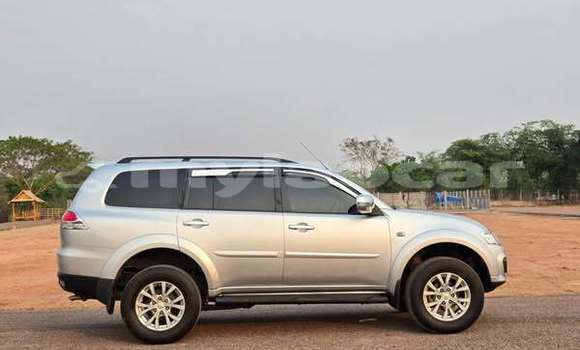 Buy Used Mitsubishi Pajero iO Other Car in Vientiane in Vientiane Province Buy Used Mitsubishi Pajero iO Other Car in Vientiane in Vientiane Province
