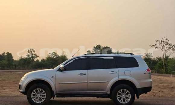 Buy Used Mitsubishi Pajero iO Other Car in Vientiane in Vientiane Province Buy Used Mitsubishi Pajero iO Other Car in Vientiane in Vientiane Province