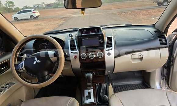 Buy Used Mitsubishi Pajero iO Other Car in Vientiane in Vientiane Province Buy Used Mitsubishi Pajero iO Other Car in Vientiane in Vientiane Province