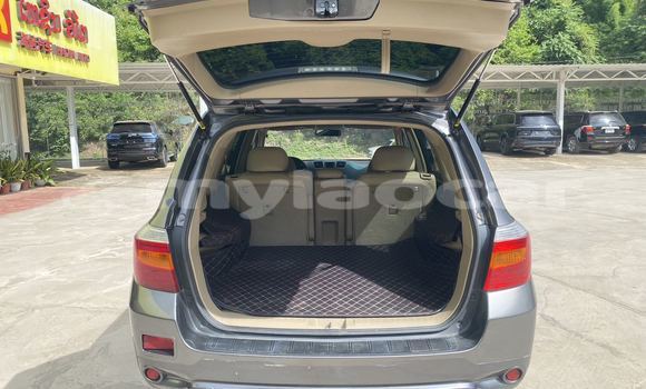 ຊື້ ໃຊ້ແລ້ວ Toyota Highlander Black ລົດ ໃນ Luang Prabang ໃນ Louangphabang Province ຊື້ ໃຊ້ແລ້ວ Toyota Highlander Black ລົດ ໃນ Luang Prabang ໃນ Louangphabang Province