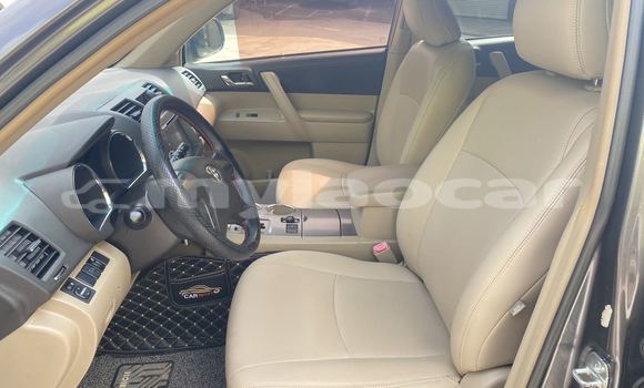 ຊື້ ໃຊ້ແລ້ວ Toyota Highlander Black ລົດ ໃນ Luang Prabang ໃນ Louangphabang Province ຊື້ ໃຊ້ແລ້ວ Toyota Highlander Black ລົດ ໃນ Luang Prabang ໃນ Louangphabang Province