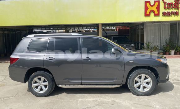 ຊື້ ໃຊ້ແລ້ວ Toyota Highlander Black ລົດ ໃນ Luang Prabang ໃນ Louangphabang Province ຊື້ ໃຊ້ແລ້ວ Toyota Highlander Black ລົດ ໃນ Luang Prabang ໃນ Louangphabang Province