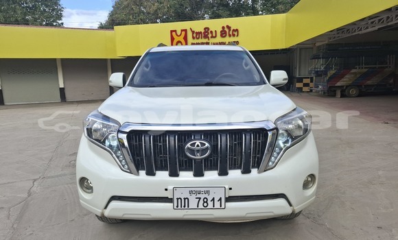 Buy Used Toyota Land Cruiser Prado White Car in Luang Prabang in Louangphabang Province