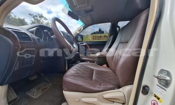 ຊື້ ໃຊ້ແລ້ວ Toyota Land Cruiser Prado White ລົດ ໃນ Luang Prabang ໃນ Louangphabang Province ຊື້ ໃຊ້ແລ້ວ Toyota Land Cruiser Prado White ລົດ ໃນ Luang Prabang ໃນ Louangphabang Province