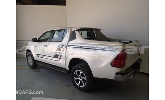 Buy Import Toyota Hilux Other Car in Import - Dubai in Attapeu Province Buy Import Toyota Hilux Other Car in Import - Dubai in Attapeu Province