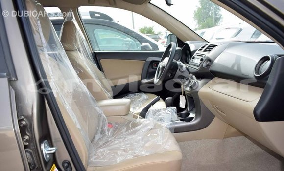 Buy Import Toyota HiAce Other Truck in Import - Dubai in Attapeu Province Buy Import Toyota HiAce Other Truck in Import - Dubai in Attapeu Province