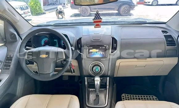 Buy Used Chevrolet Corolado White Car in Vientiane in Vientiane Province Buy Used Chevrolet Corolado White Car in Vientiane in Vientiane Province