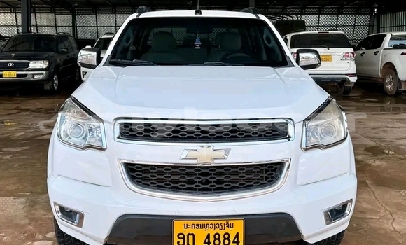 Buy Used Chevrolet Corolado White Car in Vientiane in Vientiane Province Buy Used Chevrolet Corolado White Car in Vientiane in Vientiane Province